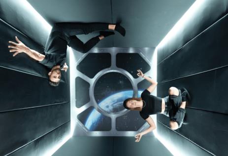 Anti-gravity spaceship photo room